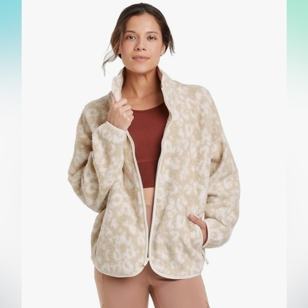 All in Motion NWT Sz XS Relaxed Future Women's Tan & Cream Faux Sherpa Jacket